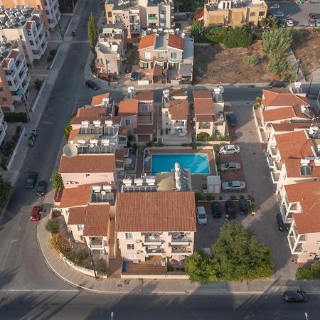 Limnos Gardens Apartment Paphos Ngoại thất bức ảnh