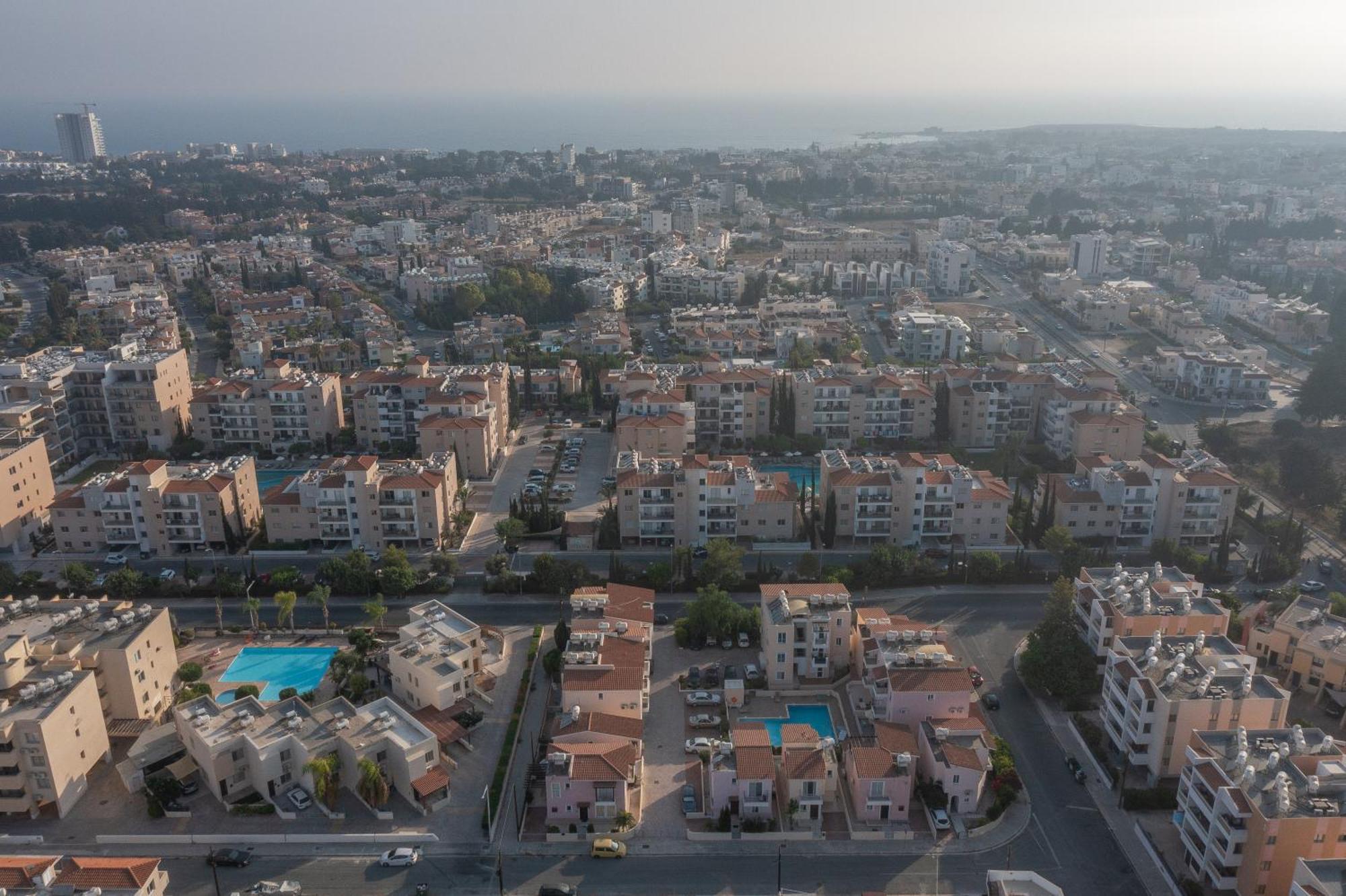 Limnos Gardens Apartment Paphos Ngoại thất bức ảnh